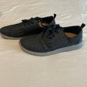 Toms shoes
